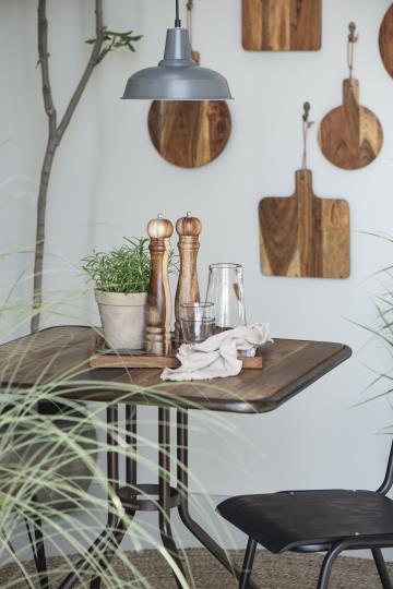 Tisch, Cafehaus Tisch, Balkontisch, Gartentisch, neu gearbeitet aus altem Holz, viereckig