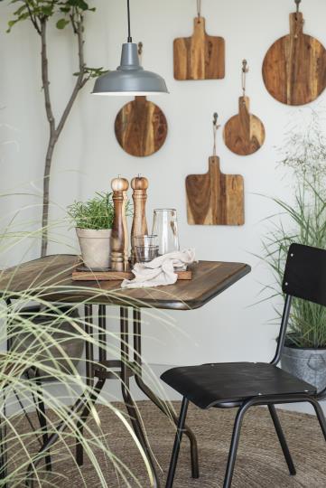 Tisch, Cafehaus Tisch, Balkontisch, Gartentisch, neu gearbeitet aus altem Holz, viereckig