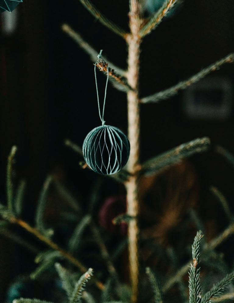 Papierkugel Bona, Faltkugel, Weihnachtskugel, dunkel grün, klein