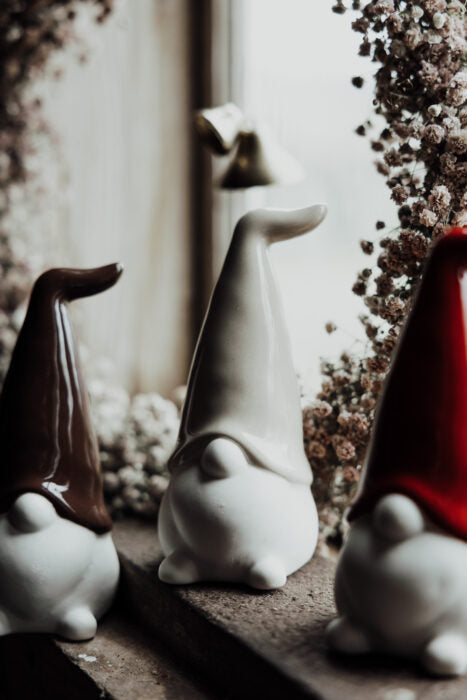 Keramikfigur Zwerg Samuel, Weihnachtszwerg, rote Mütze