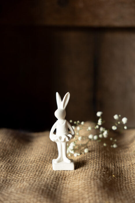 Osterhase tanzende Ines, Keramik, weiß von Storefactory