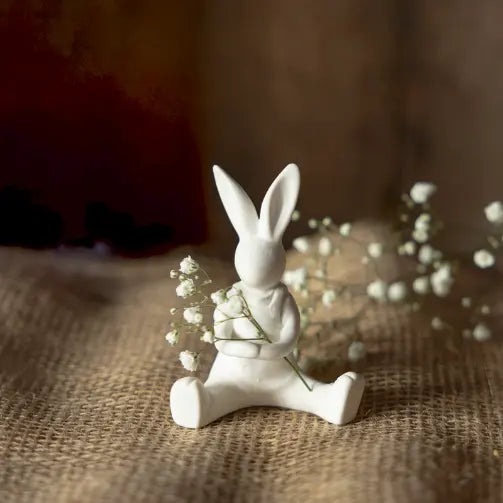Osterhase Lasse, sitzend, weiß von Storefactory