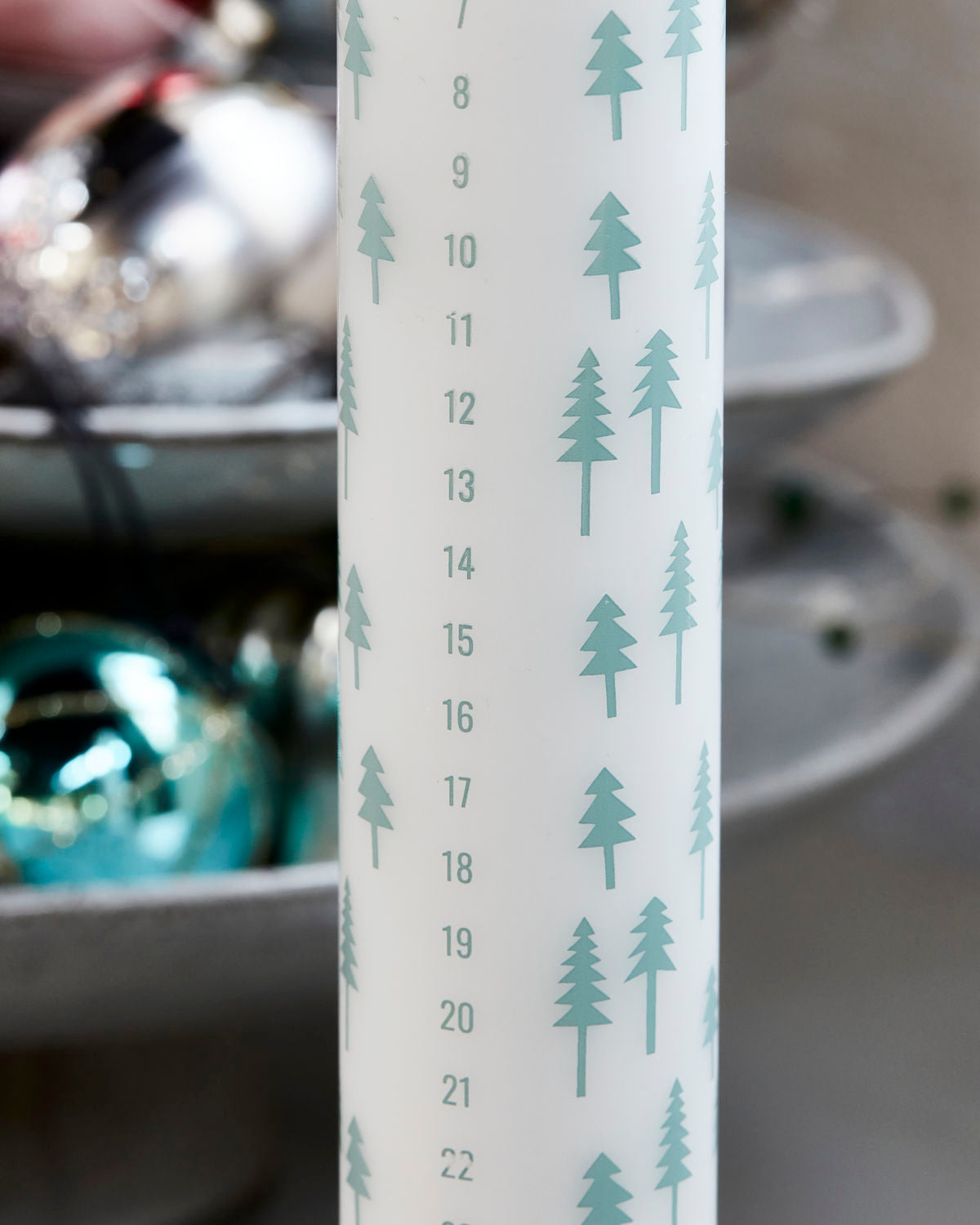 Kalenderkerze, Adventskerze, Tannenbaum, hellblau, dünn