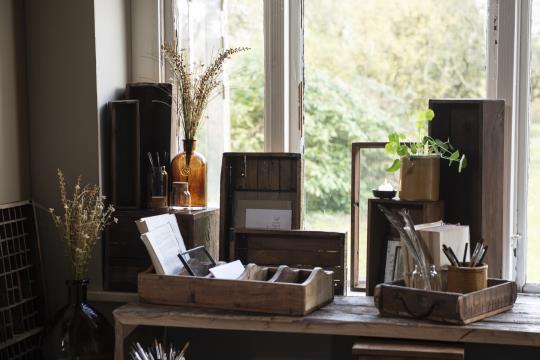 Tablett aus alten Ziegelformen, Holztablett, braun mit Metallgriffen - mueggelig