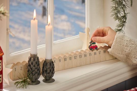 Holzkalender, 1-24, fahrendes Auto, Adventskalender aus Holz von Ib Laursen