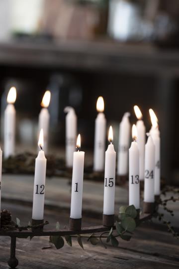 Adventskalenderkerzen, Kerzen Set 1-24, weiß mit schwarzen Zahlen, 1,3cm dick