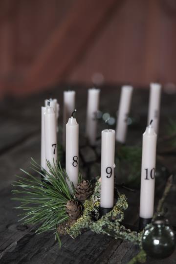 Adventskalenderkerzen, Kerzen Set 1-24, rose mit schwarzen Zahlen, 1,3cm dick