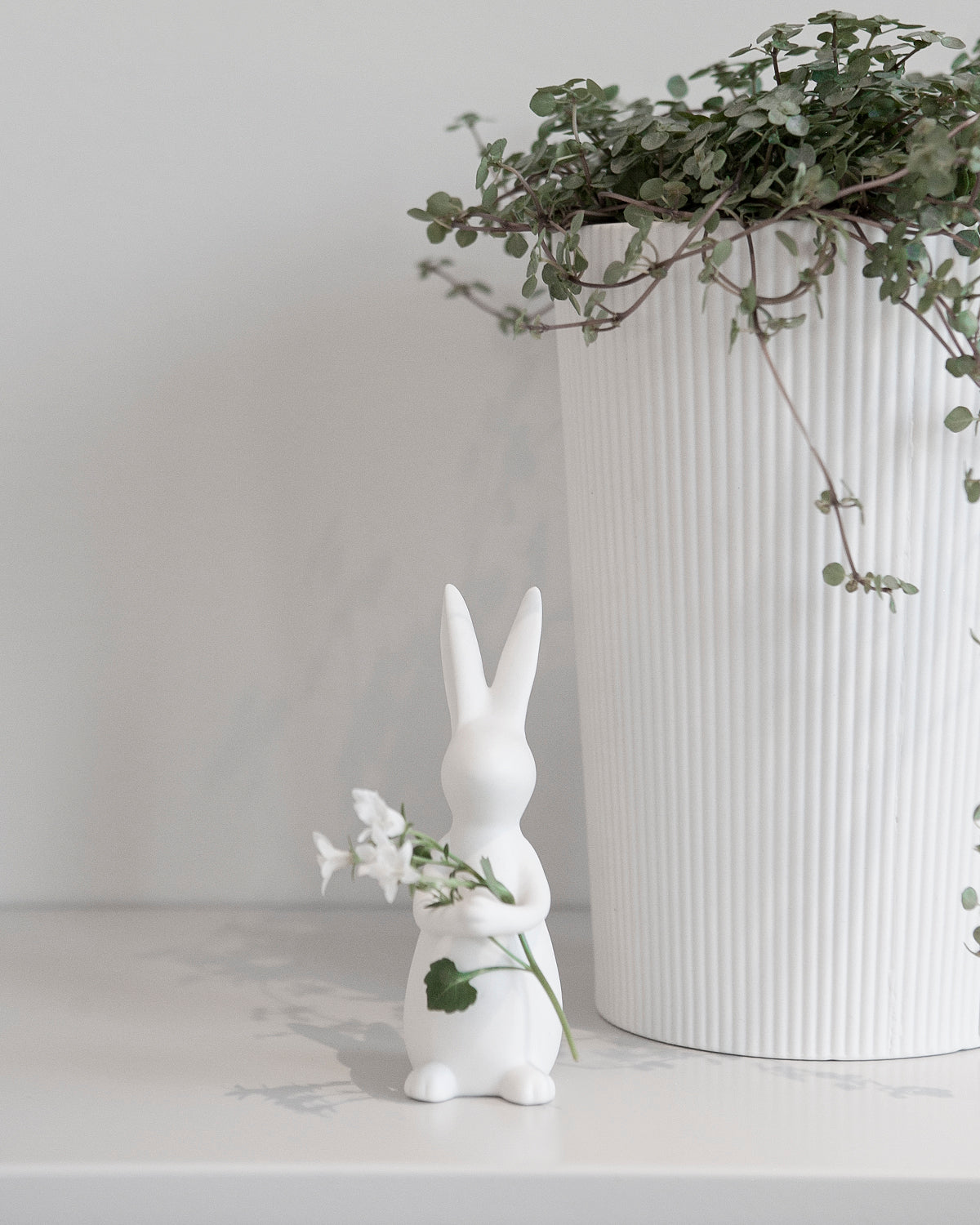 Osterhase Ida, Keramik, weiß, stehend