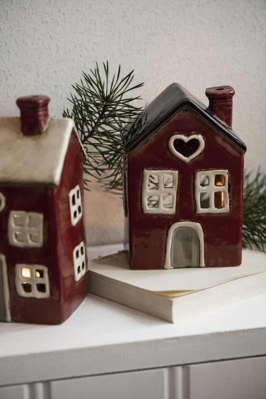 Skandinavisches Keramikhaus, rot / weiß, Teelichthalter, Herz