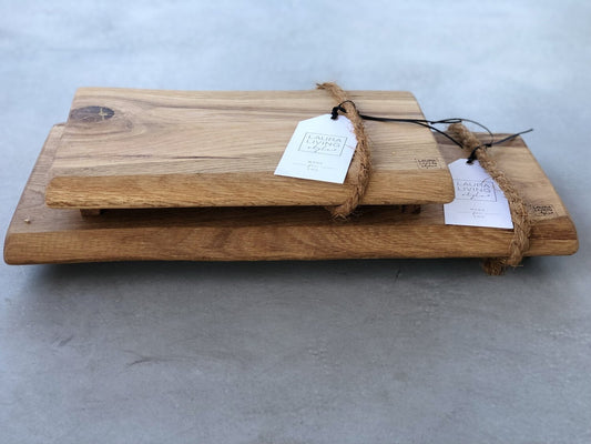 Brett aus Eichenholz, von Hand gearbeitet, Servierbrett mit Füssen, gross
